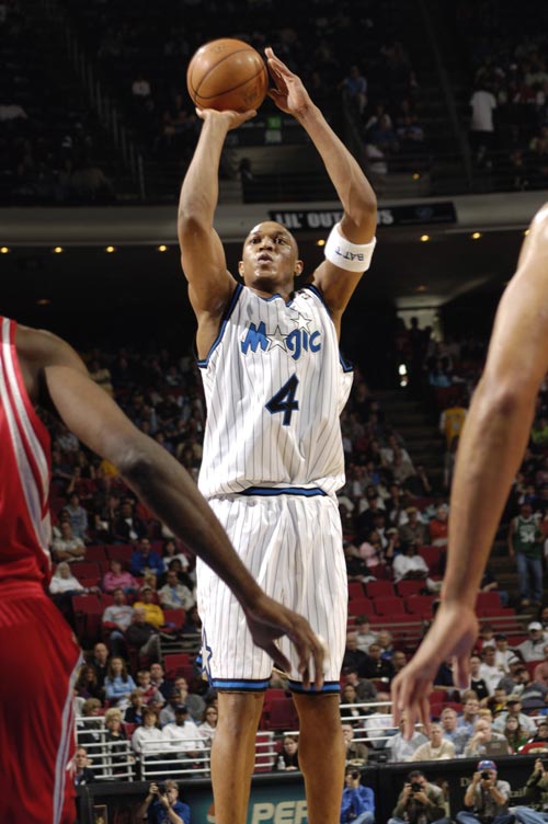 NBA最佳阵容公布：湖人球员入选,（NBA最佳阵容揭晓，湖人球员在列）