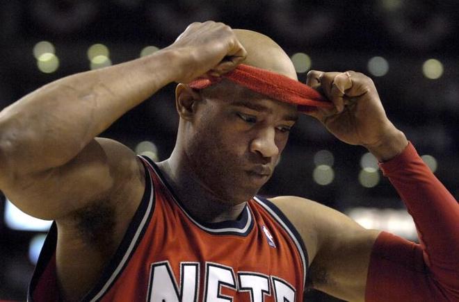 伊尔迪兹终结反击,奥利维拉防线失误留空档（伊尔迪兹反击破门，奥利维拉防线失误送出空当）