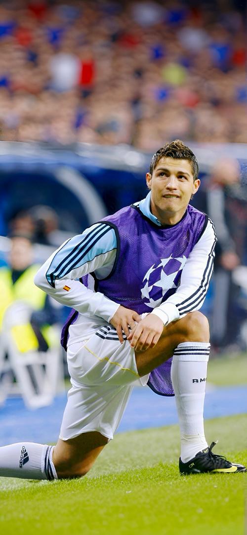 记者：埃切韦里想去罗马而非赫罗纳，他已向身边人重申这一点（记者：埃切韦里更愿加盟罗马而非赫罗纳，已向身边人再次表态）