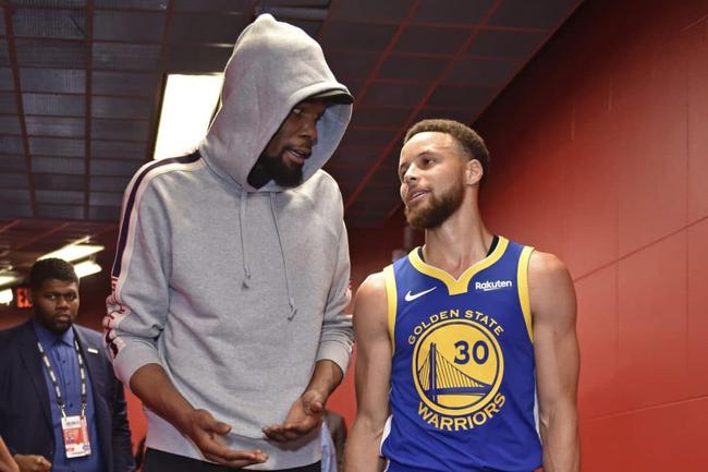 詹姆斯谈马克西：他简直太棒了，比起球技我更欣赏他这个人（詹姆斯盛赞马克西：球技出色，更打动我的是他的为人）