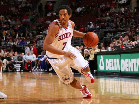 内雷斯破门助那不勒斯2比1力克尤文图斯（内雷斯建功 那不勒斯2-1击败尤文图斯）