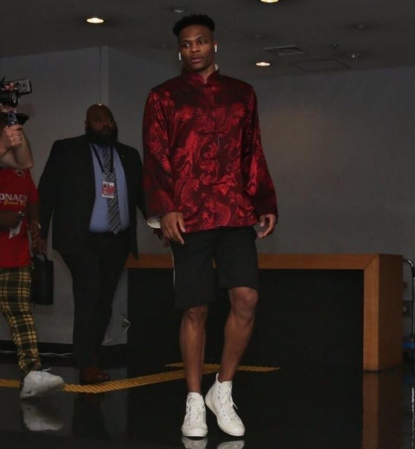 库库忆转会曼城失败：瓜帅点名我跪着去都行，但布莱顿要价高（布莱顿要价过高致库库忆加盟曼城告吹：瓜帅力荐，我跪着去都行）