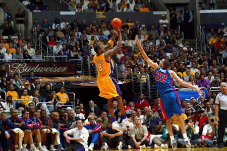 ESPN：维尼修斯续约谈判可能世界杯后重启，皇马内部保持乐观（ESPN：维尼修斯续约谈判或推迟至世界杯后，皇马仍持乐观态度）