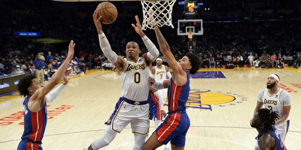 都体：DV9肌肉不适但伤情不重，保险起见周末联赛会替补（据都体报道，DV9肌肉略有不适但无大碍，周末联赛将以替补身份出场）