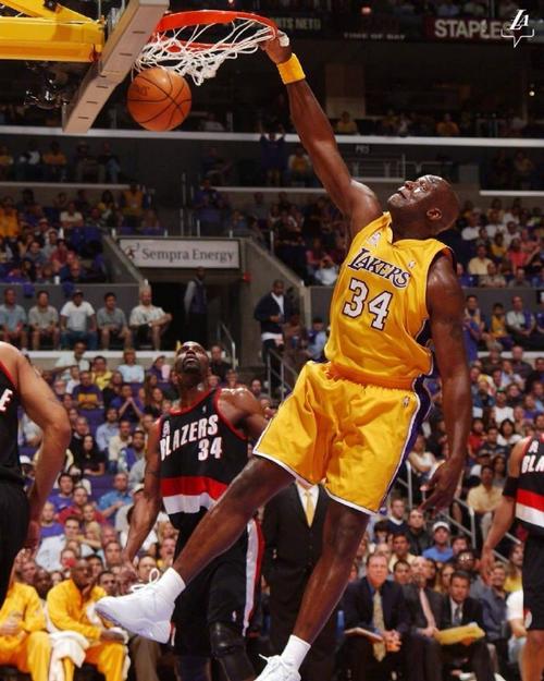 为什么孔帕尼和拜仁是天作之合？ 家族史铸就了他的坚韧不拔（孔帕尼与拜仁为何相得益彰：家族传承锻造他的钢铁意志）