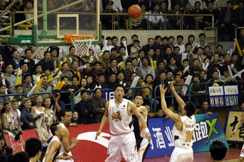 法甲战报：谢里夫、拉奥-利索亚破门，昂热4-1完胜南特（法甲综述：谢里夫与拉奥-利索亚建功，昂热4比1大胜南特）