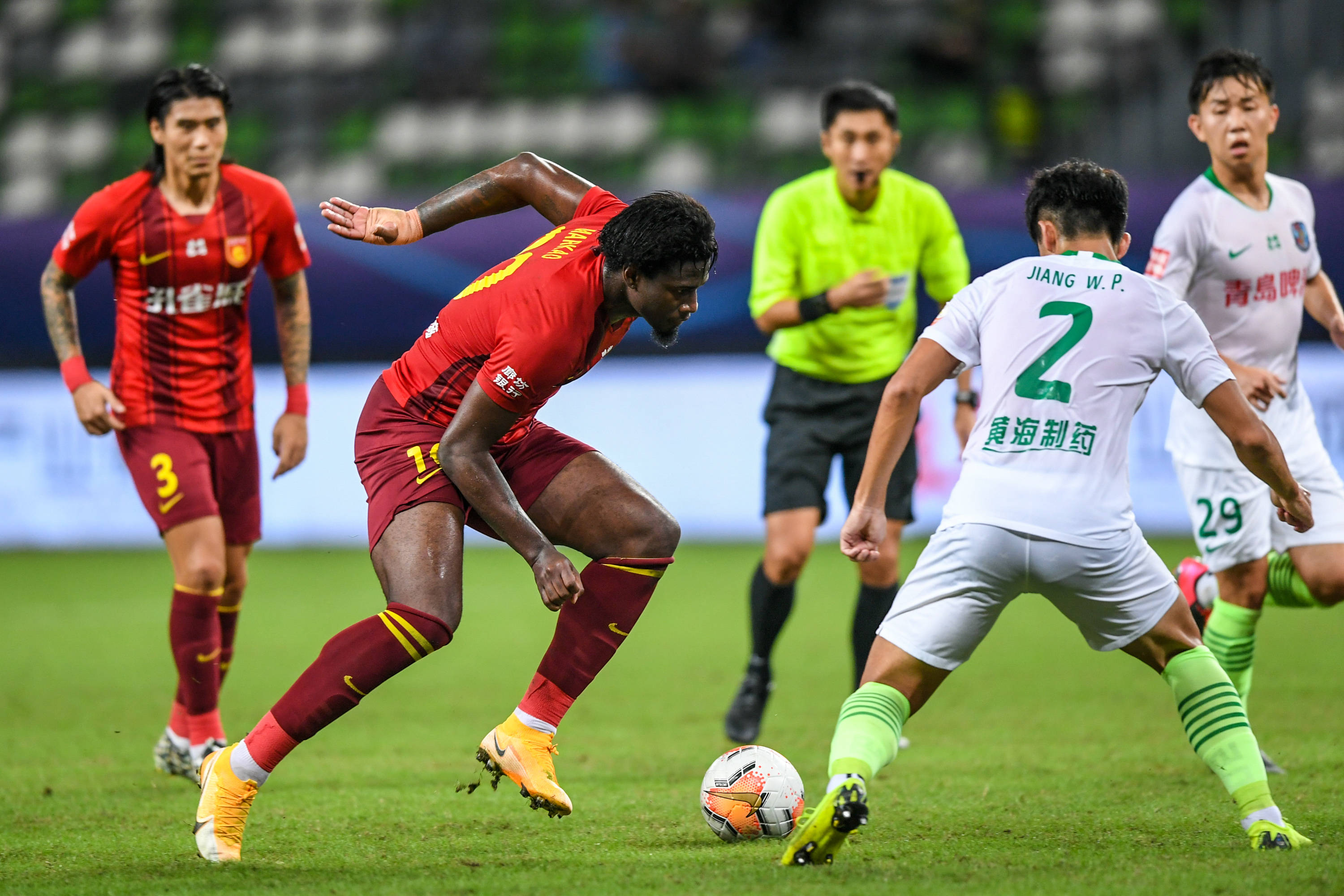 世界杯增加了40场比赛，球迷可以过足瘾（世界杯新增40场对决，球迷看个痛快）