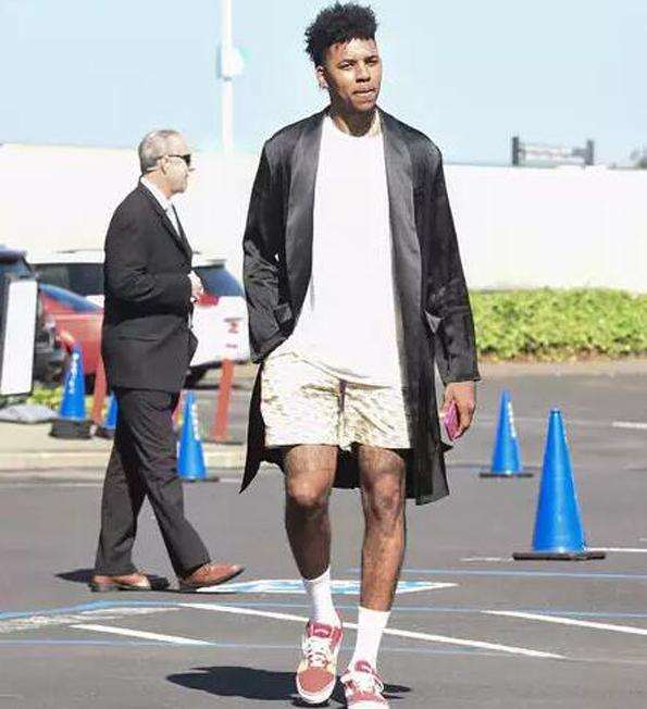 德国U21主帅：不担心失去卡尔，他去成年国家队我就完成任务（德国U21主帅：不担心卡尔升入成年队，那意味着我已完成使命）