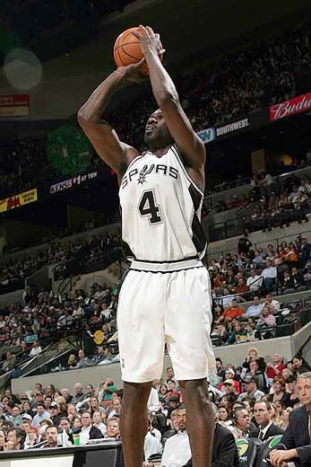 C罗致敬帕特里西奥：感谢你所做的一切，你将名垂青史（C罗向帕特里西奥致意：感谢所有付出，你的名字必将载入史册）